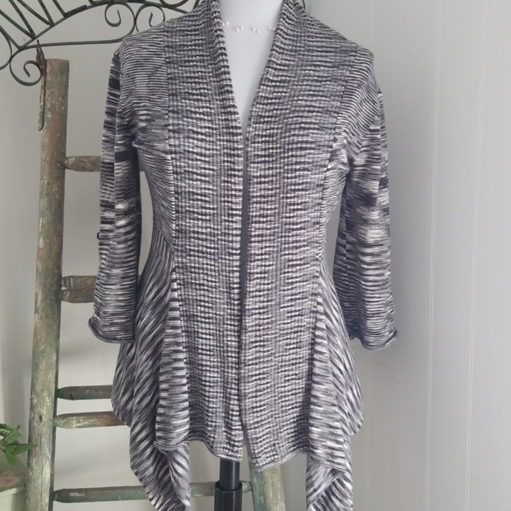 Willi Smith Gray Striped Cardigan Sweater M